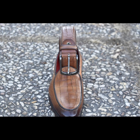 Brown burnish leather crocodile print slip on